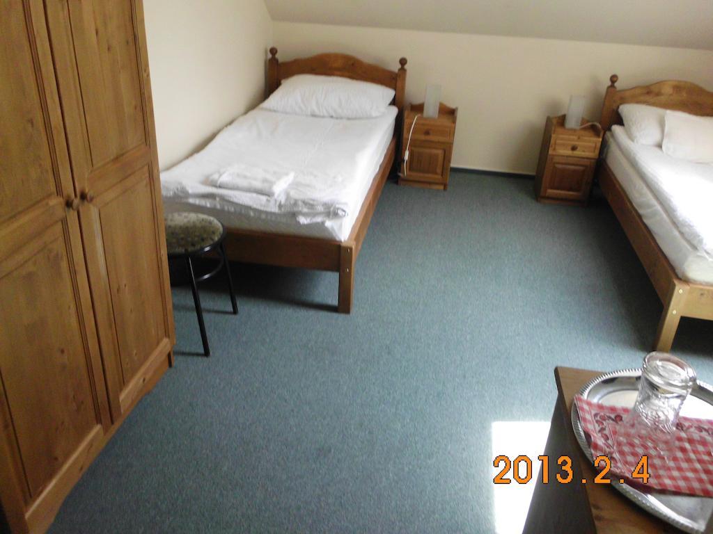 Benyei Fogado Panzio Es Etterem Bed & Breakfast Erdőbénye Oda fotoğraf